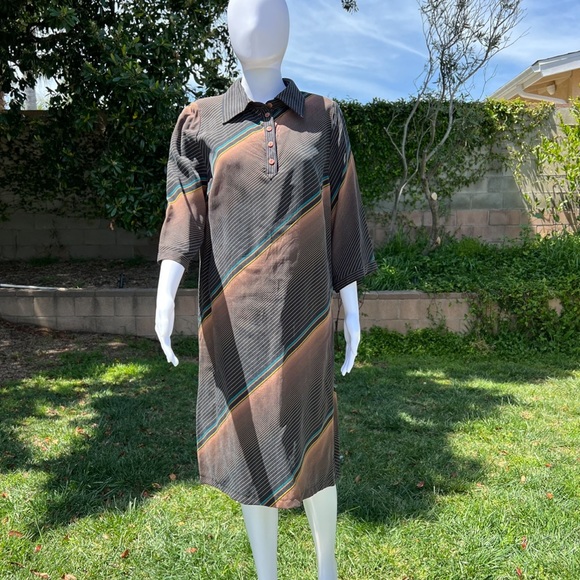 Dress - Picture 2 of 5